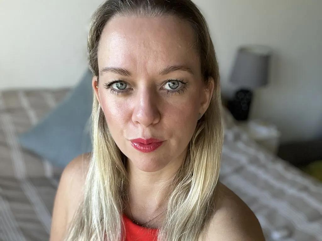 AmindaRobin on LiveJasmin