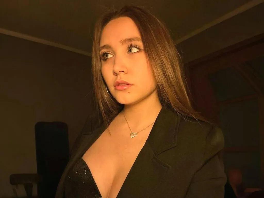 UdeleBroadhurst on LiveJasmin