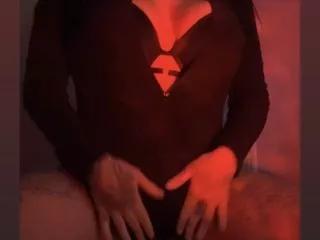 Tillyyy_x on Streamate 