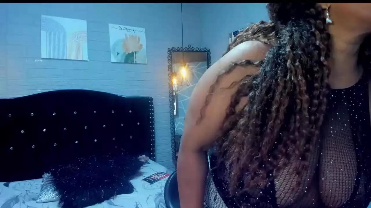 AinaEbonyMilf on Streamray 