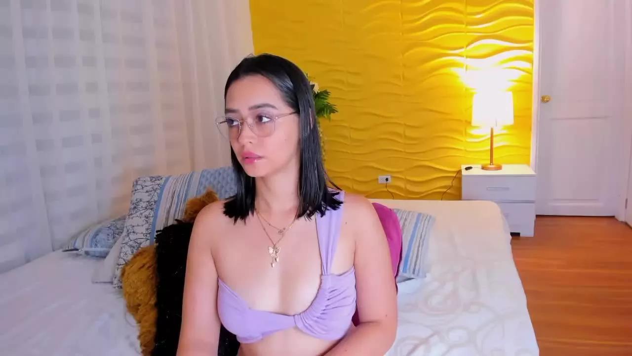 AlesandraForez on Streamray 