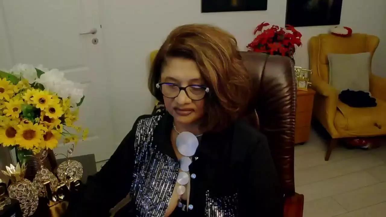 ClassybutNaughty on Streamray 