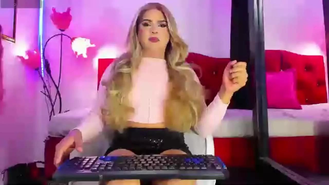 gabylatina_trans on Streamray 