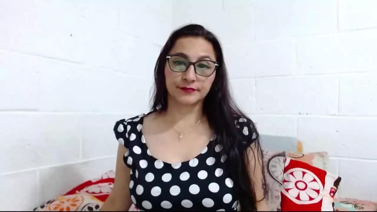KarinnaSuarez on Streamray 