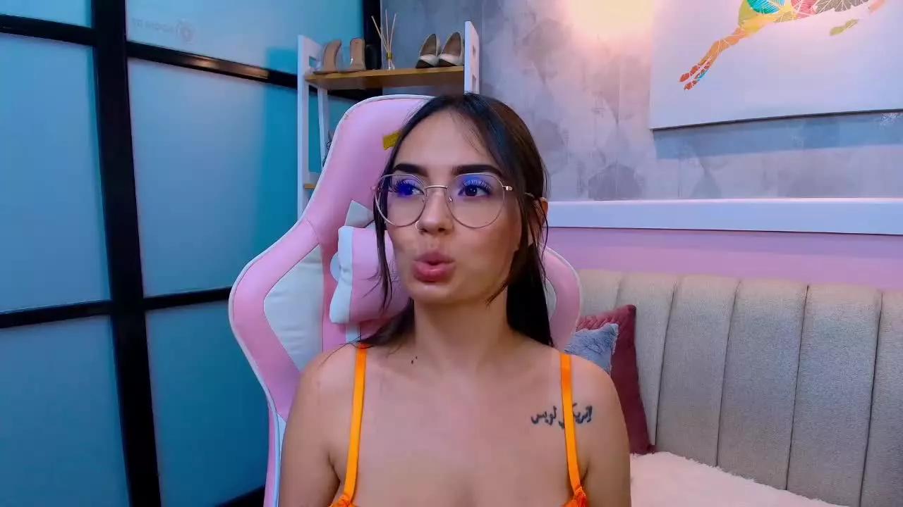 kiara_jones1 on Streamray 