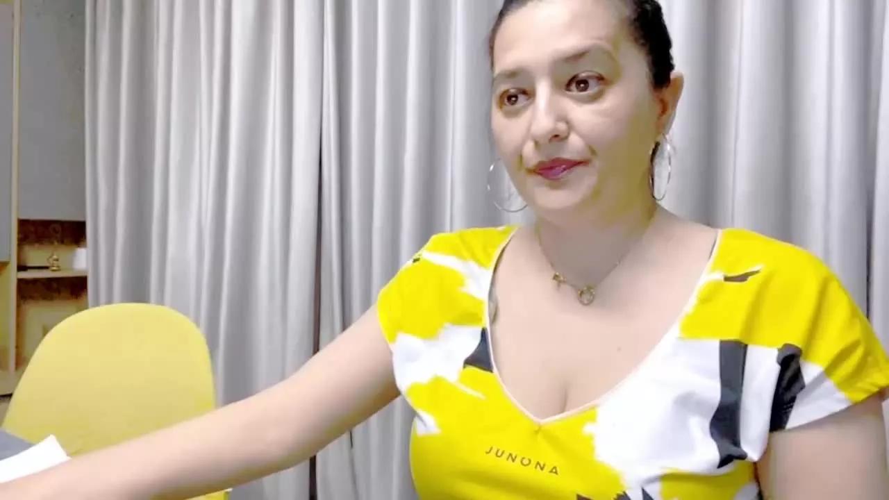 lovelymary2u on Streamray 
