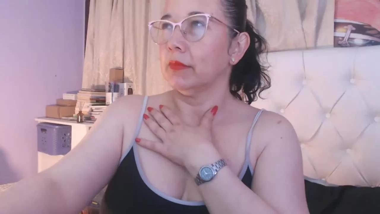 MaturePrisila on Streamray 