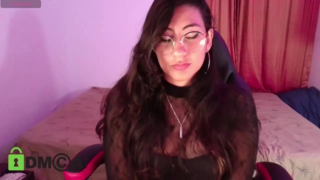 Nadia_Palmer on Streamray 
