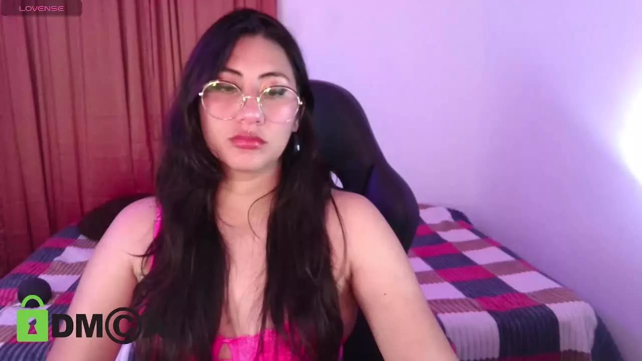 Nadia_Palmer on Streamray 