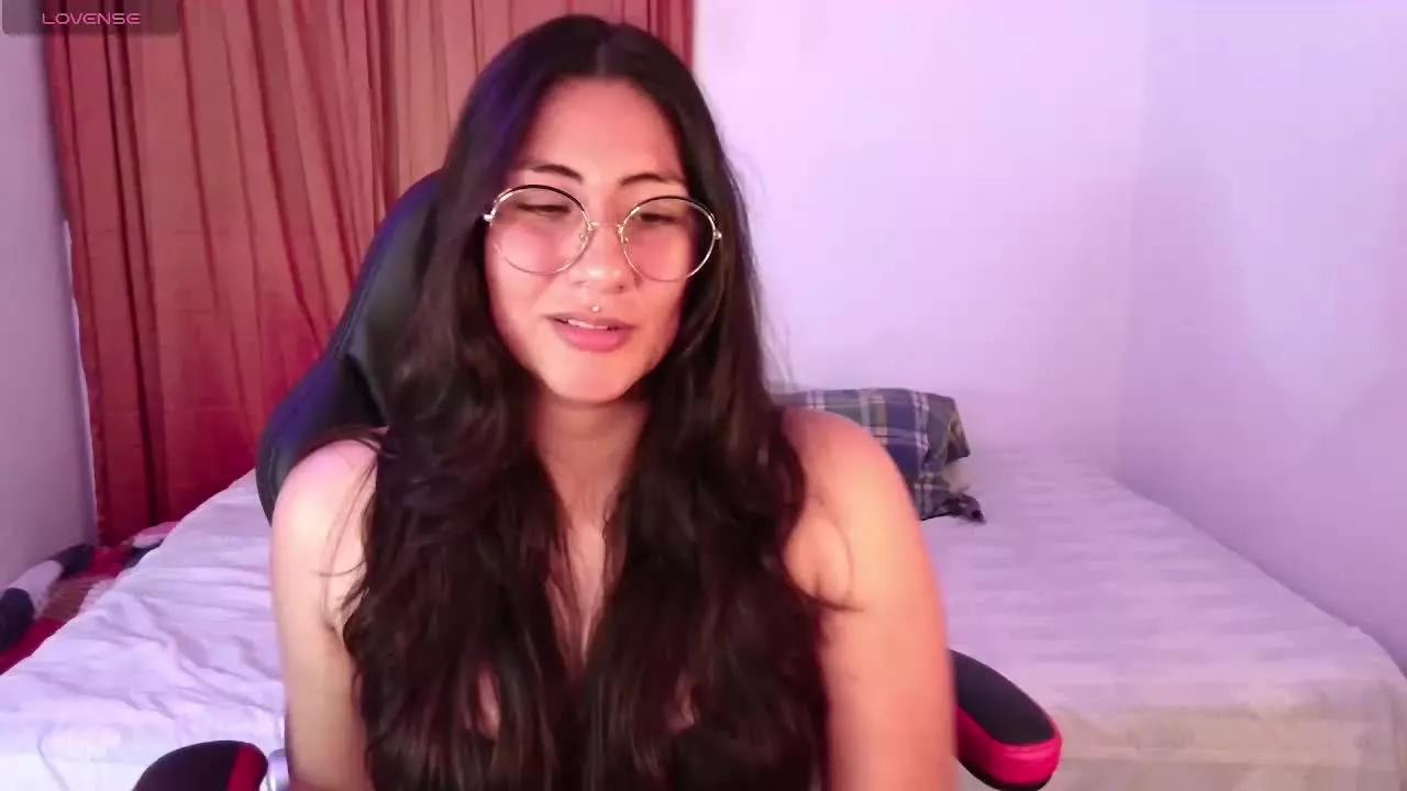 Nadia_Palmer on Streamray 