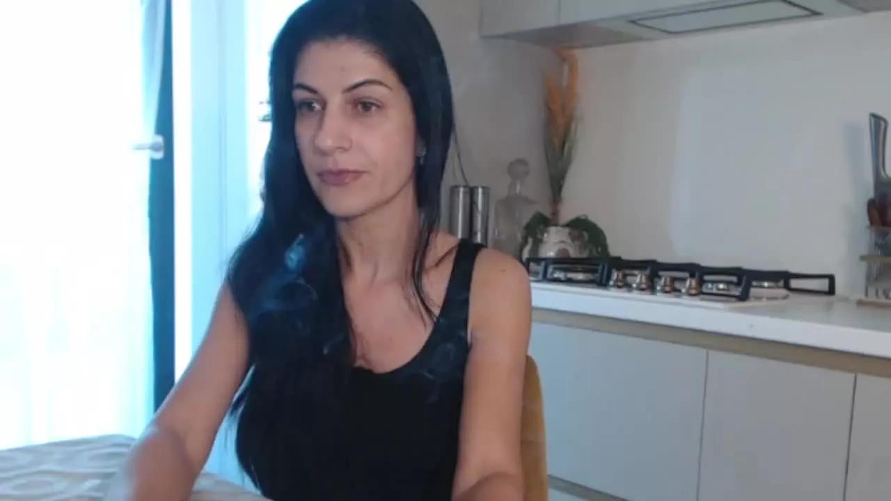 RoxanneCrystal on Streamray 