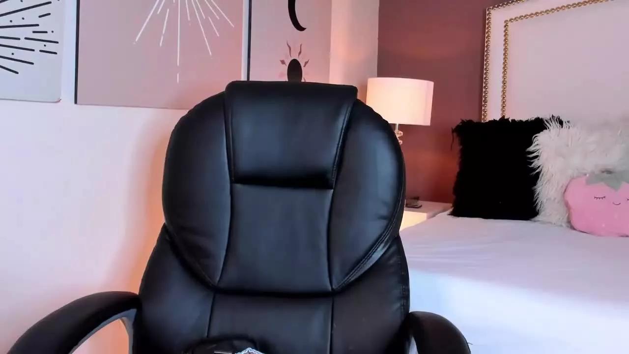 SelenaEvans on Streamray 