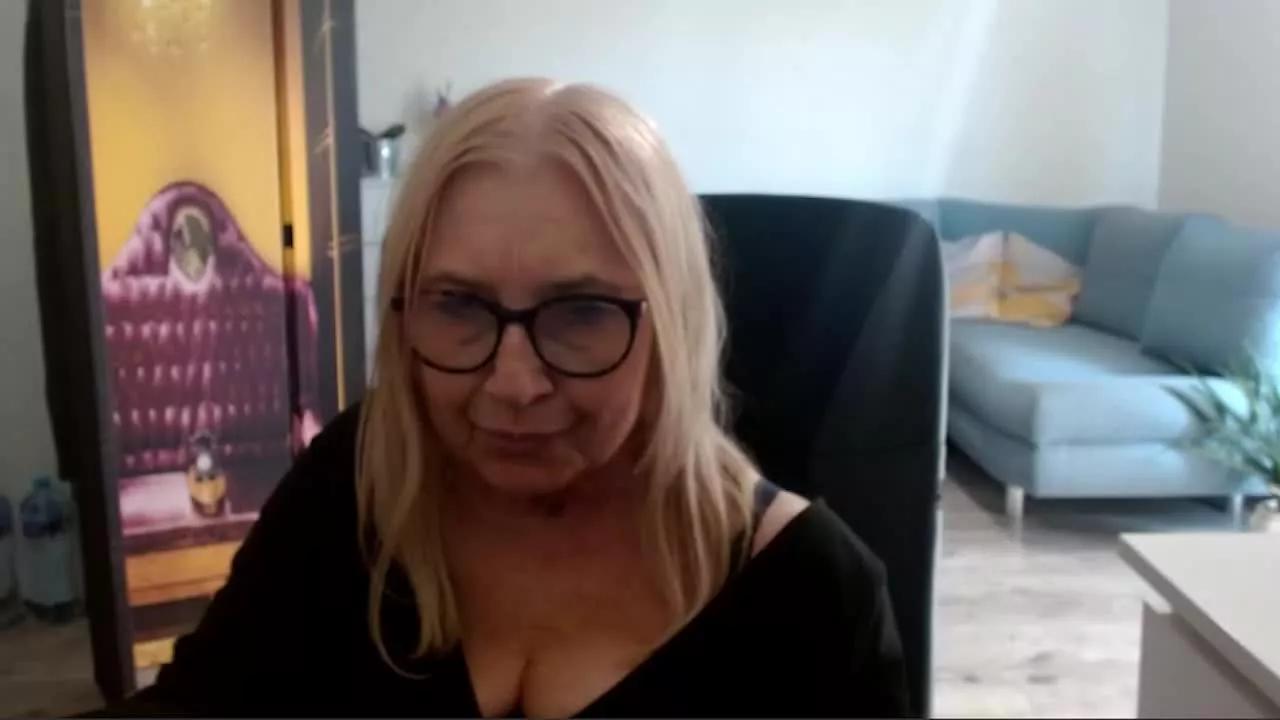 SofiaTease on Streamray 