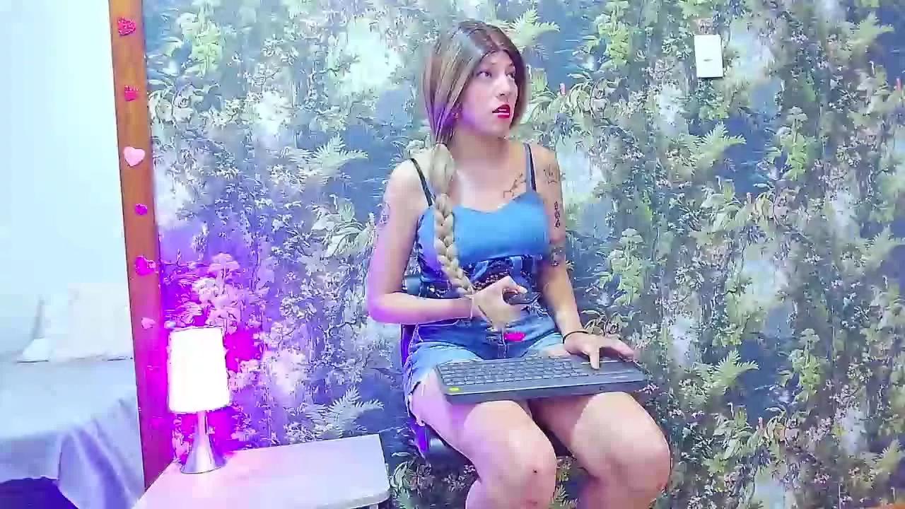 Tsuki_Usagi on Streamray 