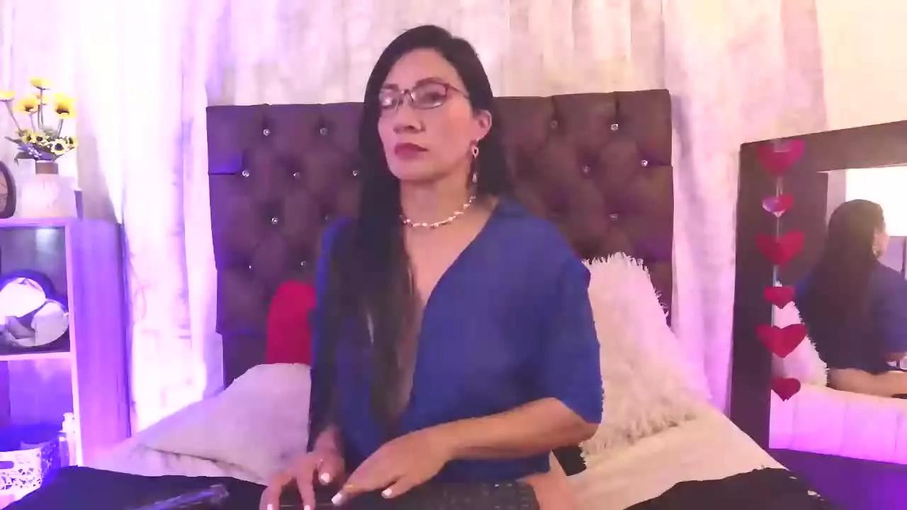 Valentina_Leroy on Streamray 