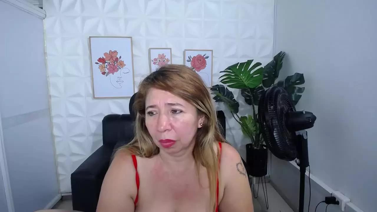 ValentinaMature on Streamray 