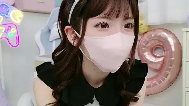 -minami- on StripChat