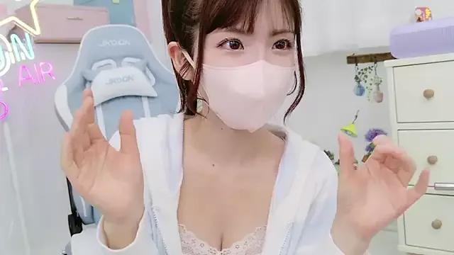 -minami- on StripChat