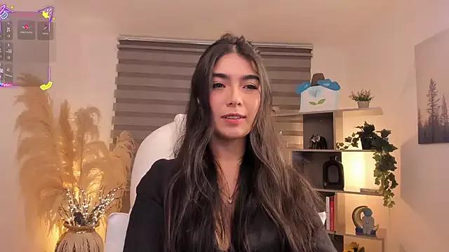 Alexandra_ra on StripChat