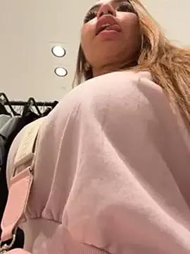 Alyssa_76 on StripChat