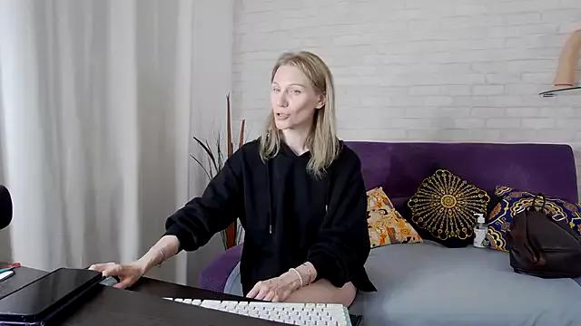 AmaliaMao on StripChat 
