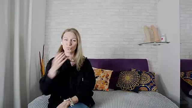 AmaliaMao on StripChat