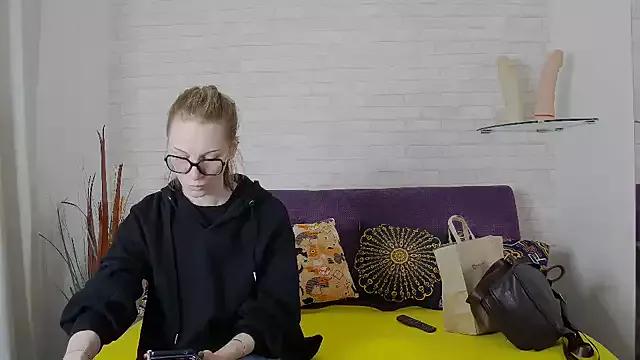 AmaliaMao on StripChat 