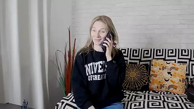AmaliaMao on StripChat 