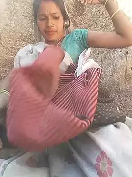 Arini_Arora on StripChat 