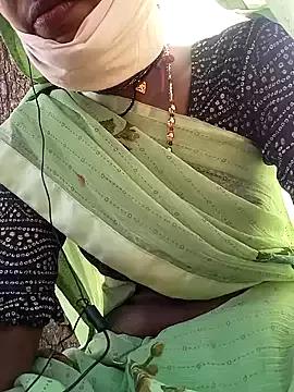 Arini_Arora on StripChat 