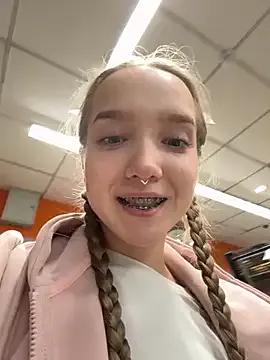 bambi_lu on StripChat