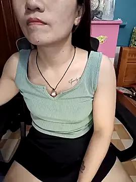 Bee_sweet on StripChat 