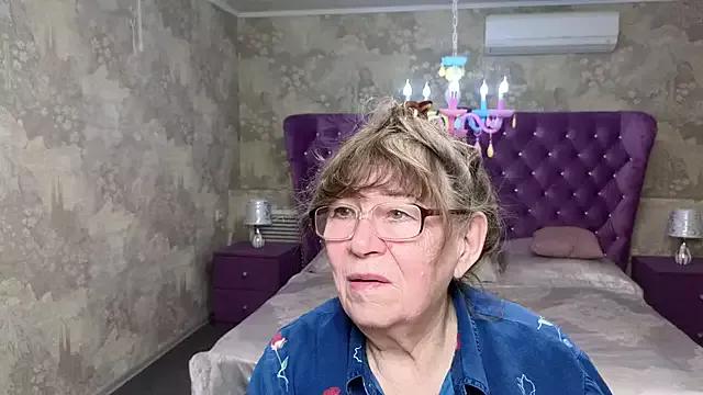 Betty_Brick on StripChat 