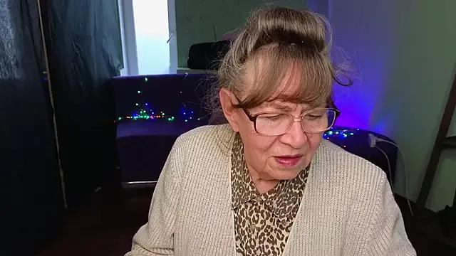 Betty_Brick on StripChat 