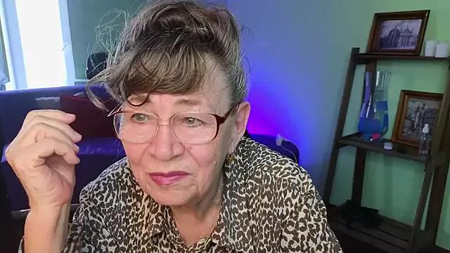 Betty_Brick on StripChat 