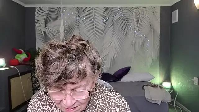 Betty_Brick on StripChat 