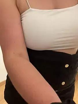 Chloe-taa on StripChat