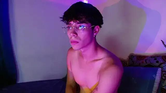 COUPLEHOTTDF on StripChat