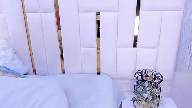 crystal_sm on StripChat 