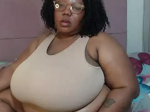 DAIRYBELLELIZxx on StripChat
