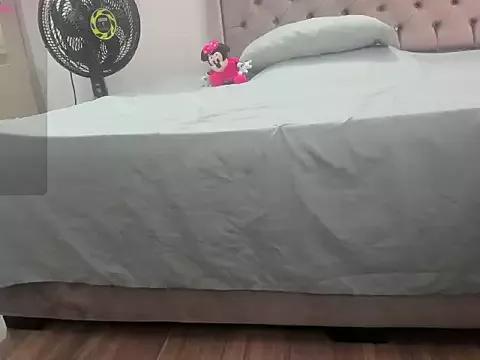 Freechat dreamsussi on StripChat