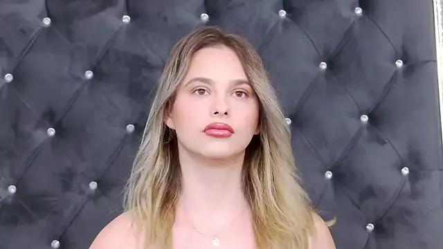 Ellsa_Jean_ on StripChat 