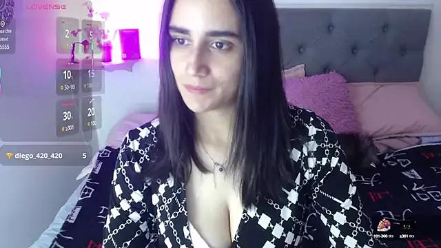 Freechat elowen_halley1 on StripChat