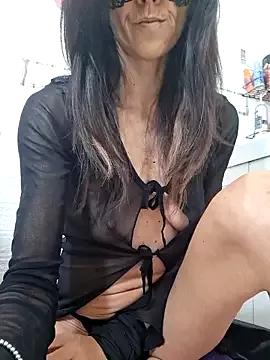 EmySkinny85 on StripChat 