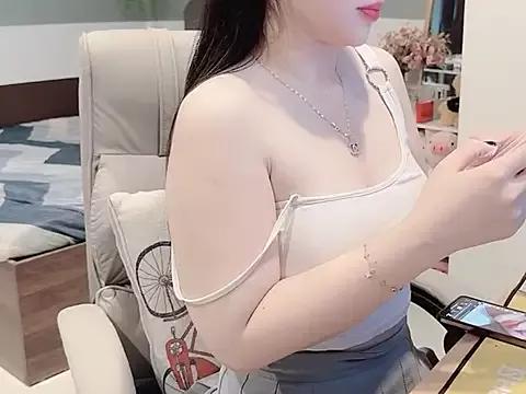 Eva-Public on StripChat 