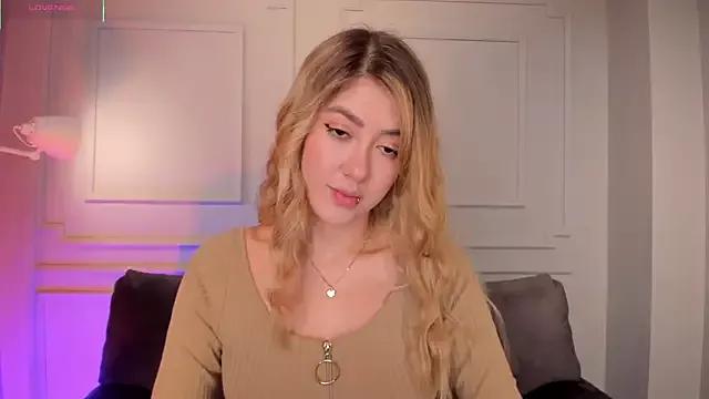 EveBensonX on StripChat 