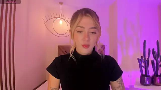 EveBensonX on StripChat 