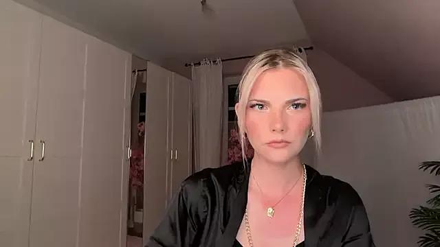 Foxy_Bite on StripChat 
