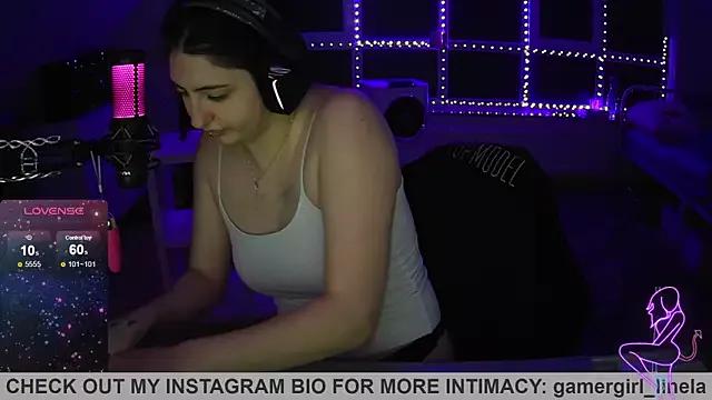 Gamergirl-Linela on StripChat