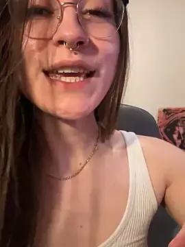 jade_369 on StripChat 